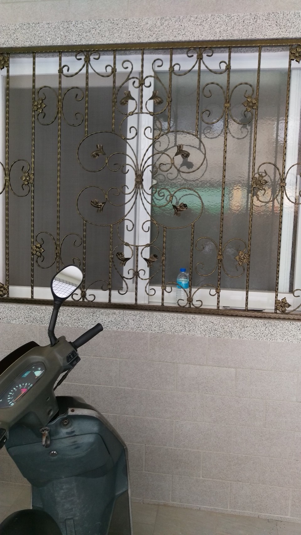 高雄旗山區鍛造門窗