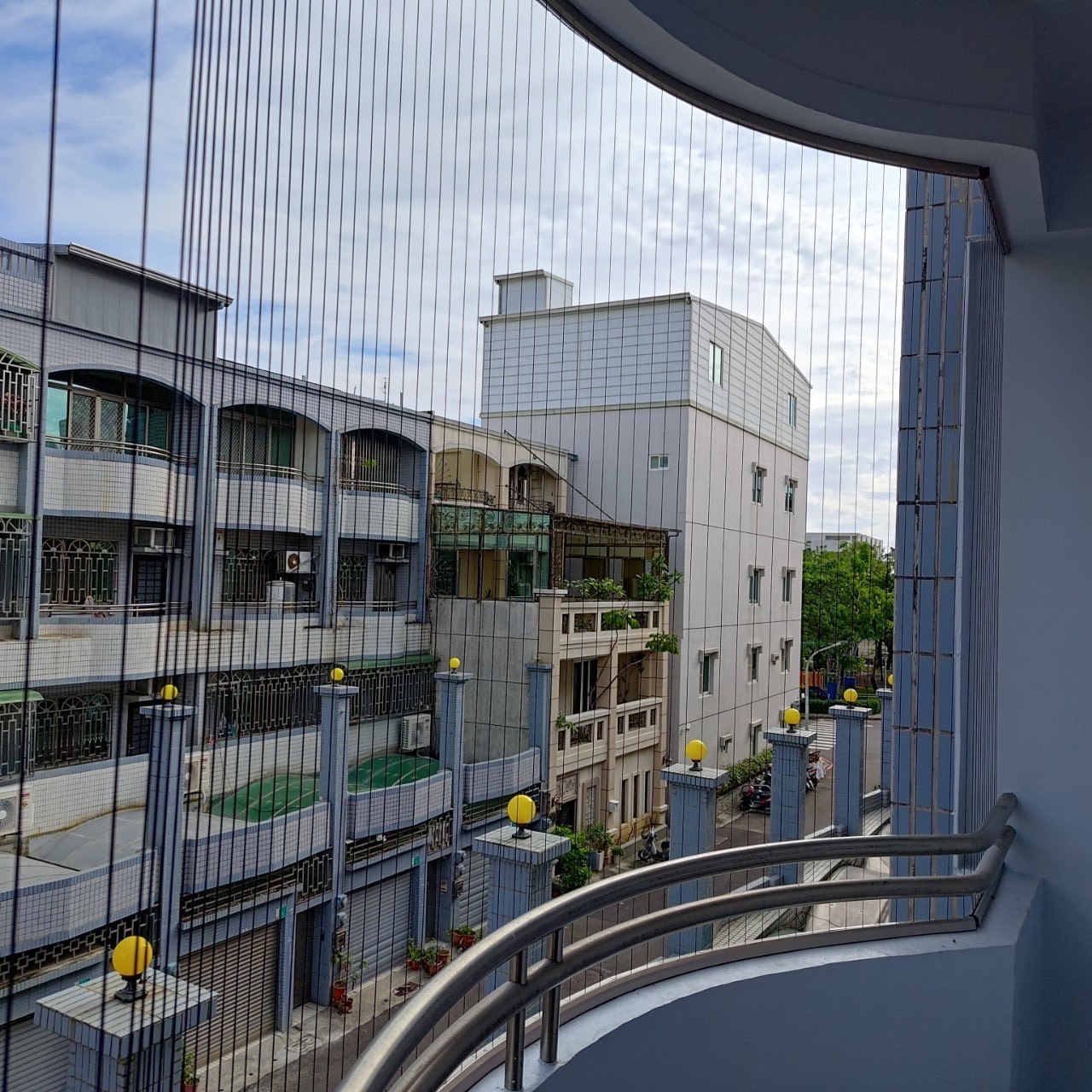 高雄苓雅區隱形防盜窗